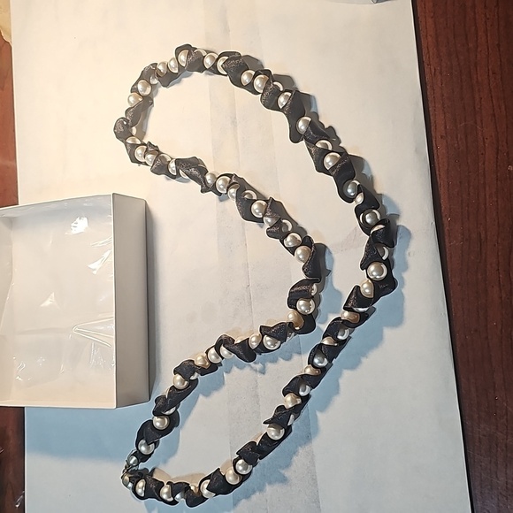 Necklace With Ribbon and Faux Pearls - Picture 1 of 7